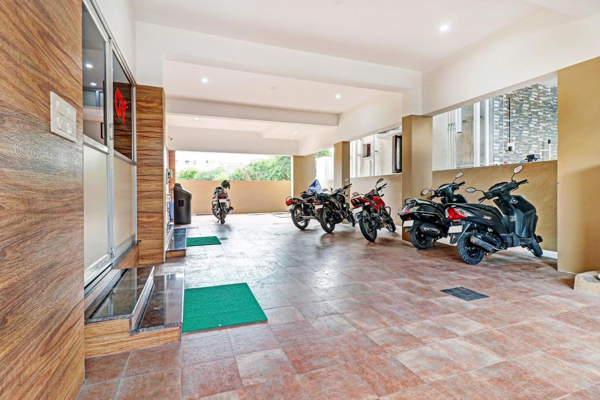 Spot On Kayal Residency Hotell Coimbatore Exteriör bild